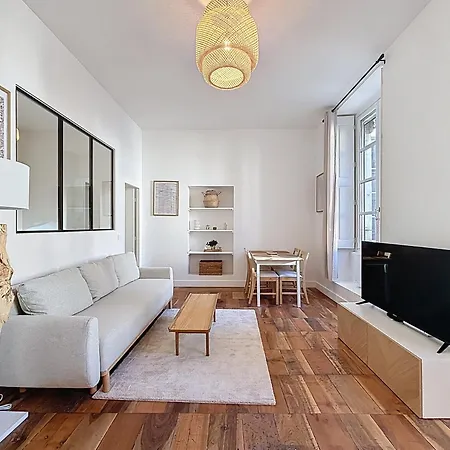 Apartmán Marche Des Halles Sur Cour Ascenseur, Hypercentre *